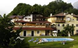 Presulis Hideaway Apartments & Restaurant