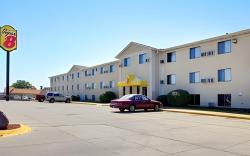 Super 8 By Wyndham Lincoln North