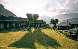 Mountain Lodges of Nepal, Tomijong