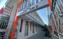 SPOT ON 93035 Karman's Sari Homestay Syariah