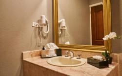 Waymore Hotel Spa & Casino