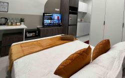 KLIA Deluxe Suite (2Pax) Free Wifi | Netflix |Pool