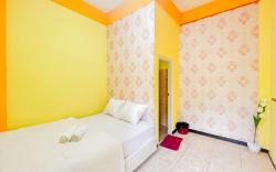 Sion Homestay Mitra RedDoorz near Terminal Kertajaya Mojokerto