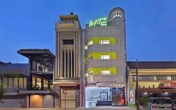Whiz Hotel Falatehan Jakarta