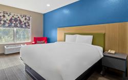 Sonesta Essential IAH Airport JFK Boulevard