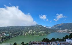 Gayatri Niwas Luxury Room - Lake Mountain View