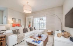Luxury Oasis - Private Pool, Prime Location