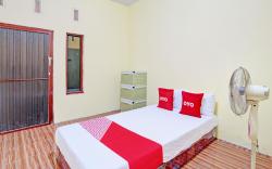OYO Life 92920 Rumah Kost Azca