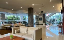 Vrata Hotel Yogyakarta - Formerly Bueno Colombo Hotel