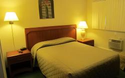 Canadiana Motel