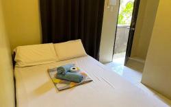 Alona Backpacker's Hub