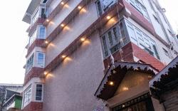 Hotel Raj Ville