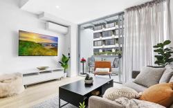 Luxurious 2BR Abode in Superb Location!