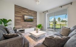 Superb, Spacious Condo, Prime Resort!