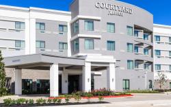 Courtyard Lake Jackson
