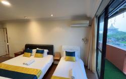 Riverbank suites  405