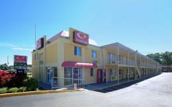 Econo Lodge at Military Circle
