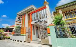 SPOT ON 93149 Karman's Sari 1 Homestay Syariah