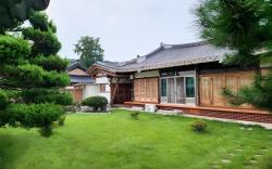 Jeonju Hanok Sanminjae Pension
