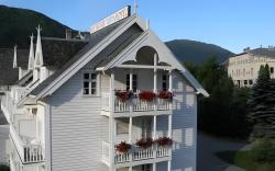 Hofslund Fjord Hotel