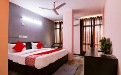 OYO 817404 Manya Stay