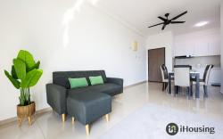 Novo 8 Family Suite 8min Aeon BM B2309 by iHousing