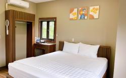 Deluxe Room with Mountain View