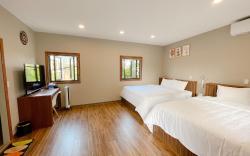 Deluxe Room with Mountain View