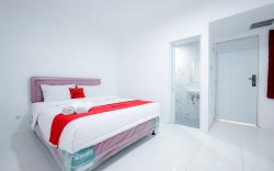 RedDoorz near Jalan Cikini