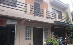 Laguno Bed And Breakfast Hostel