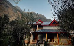 Boho Grove Cafe & Stay 