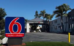 Studio 6  Suites Carson, CA