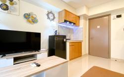 Homey Modern 2BR 6thFloor Meikarta Apt By Travelio