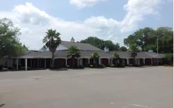 Winton Inn & Suites