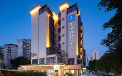 Naiwei L Executive Apartments
