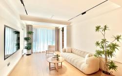 Pikkie Designer's Stylish 3 bds Flat @ city center