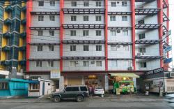 RedDoorz @ Crowne One Condo