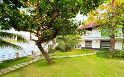 Jai Lake House