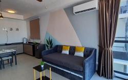 Stylish 2BR at Urban Suite With Infinite Pool