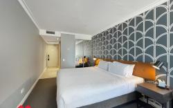 MetaWiseBnB | Sydney CBD | Haymarket King Studio