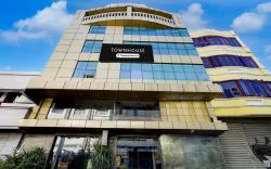 Super Townhouse Pondicherry Opposite to Rock Beach