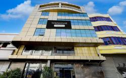 Super Townhouse Pondicherry Opposite to Rock Beach
