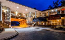 Best Western Plus The Inn and Suites at the Falls