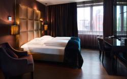 Roomers Frankfurt Central, Autograph Collection