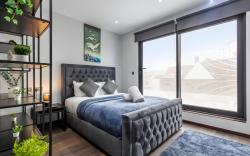 Serviced Modern Luxury Flat near Central London