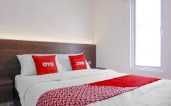 SUPER OYO 93287 Pioneer Pasar Baru