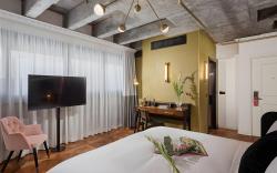 Brown BoBo, a member of Brown Hotels