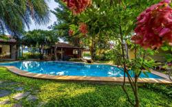 Secluded Oasis for Family and Friends (BM5)