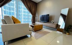 Comfy Trefoil Studio-Walk to Setia City Mall/SCCC