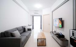 Compact 2BR Benson Supermall Mansion By Travelio